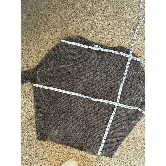 FashionNova Fitted Sleeve Sweater - Picture 10 of 10